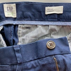 Men's GAP Straight, 32x32 Standard Chino. No flex 100% Cotton.